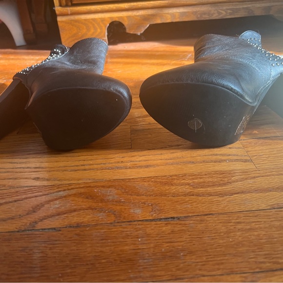 Black studded 3 1/2” heel booties Hollywood sz 8.5 - Picture 4 of 5